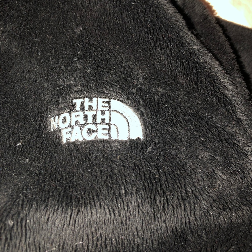 fuzzy north face jacket - Picture 3 of 4